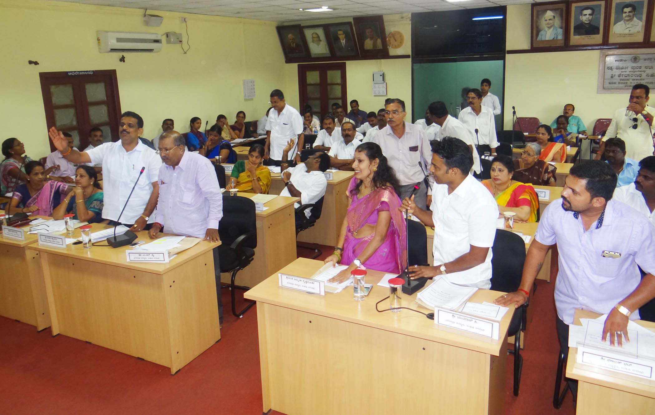 ಗದ್ದಲಕ್ಕೆ ಕಾರಣವಾದ ‘ಕರ್ಮ’ ಪದ ಬಳಕೆ